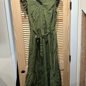 Elegant Green Button-Up Dress